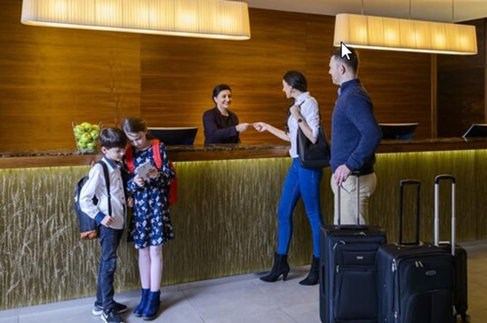 Cork International Hotel Экстерьер фото